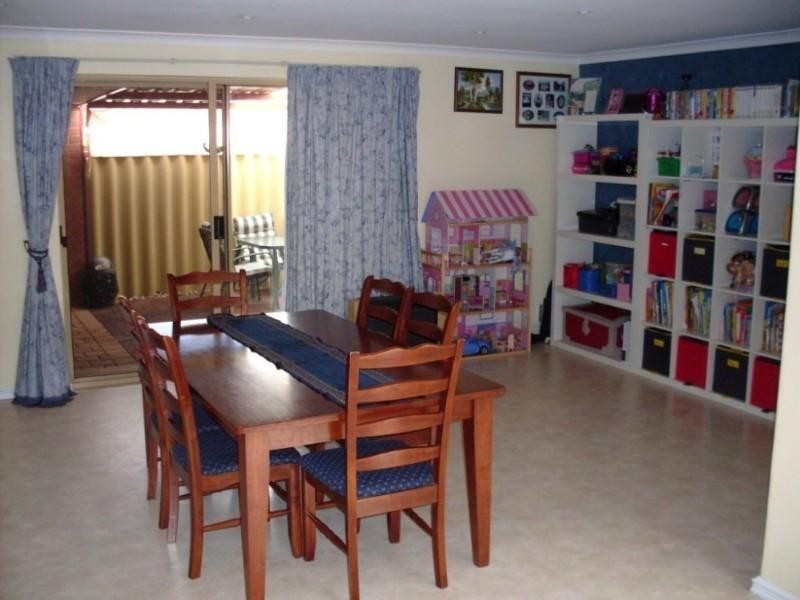 25 Wenstead Place, Stratton WA 6056