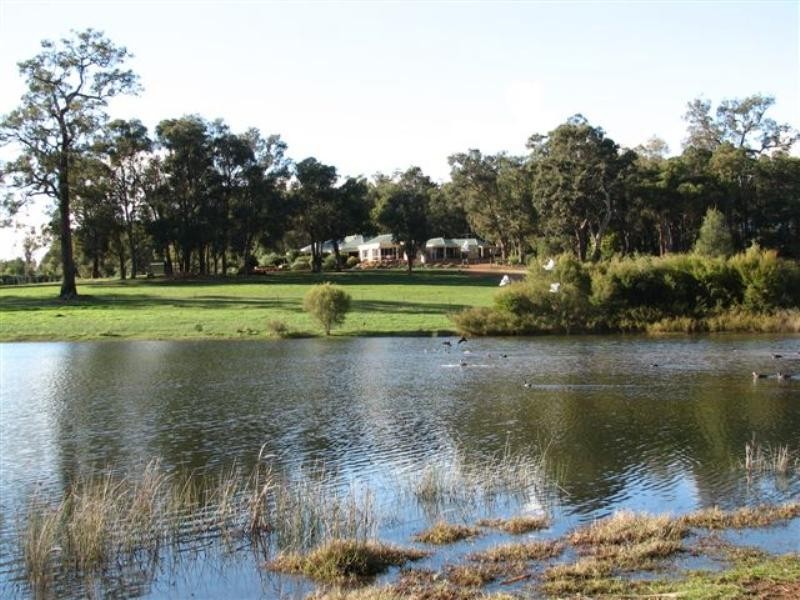 131 Lakeview Drive, Gidgegannup WA 6083