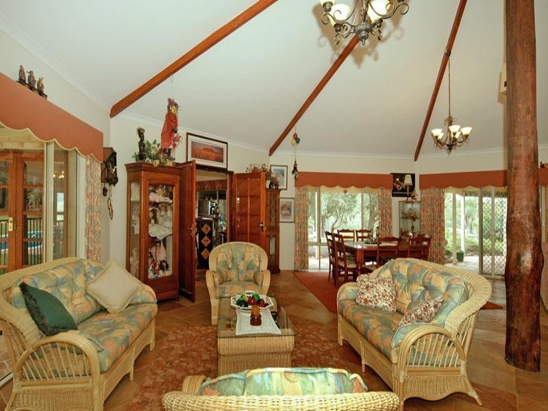 131 Lakeview Drive, Gidgegannup WA 6083