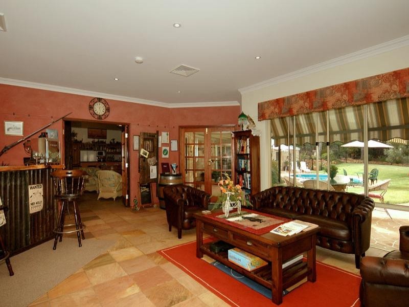 131 Lakeview Drive, Gidgegannup WA 6083