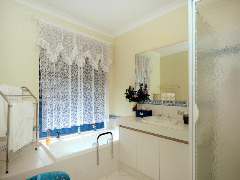 131 Lakeview Drive, Gidgegannup WA 6083