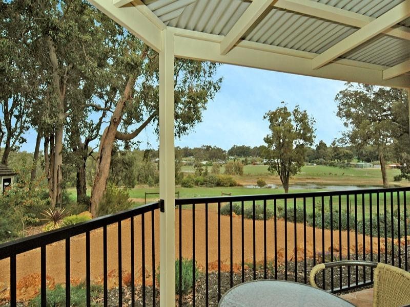 131 Lakeview Drive, Gidgegannup WA 6083