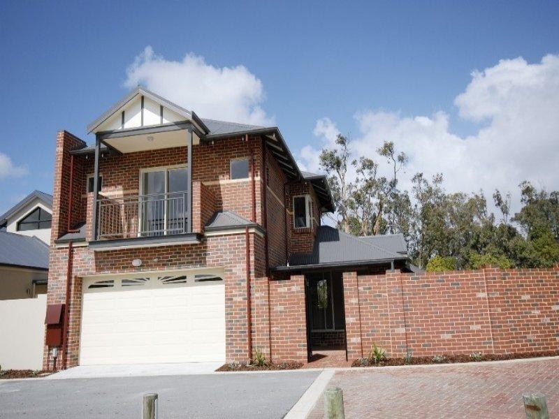 1/2 Hebe Place, Woodbridge WA 6056