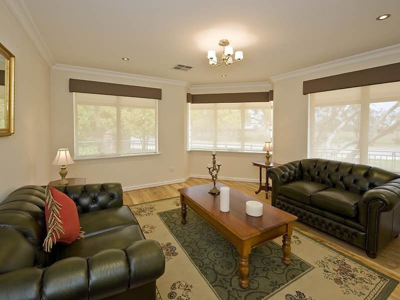 1/2 Hebe Place, Woodbridge WA 6056