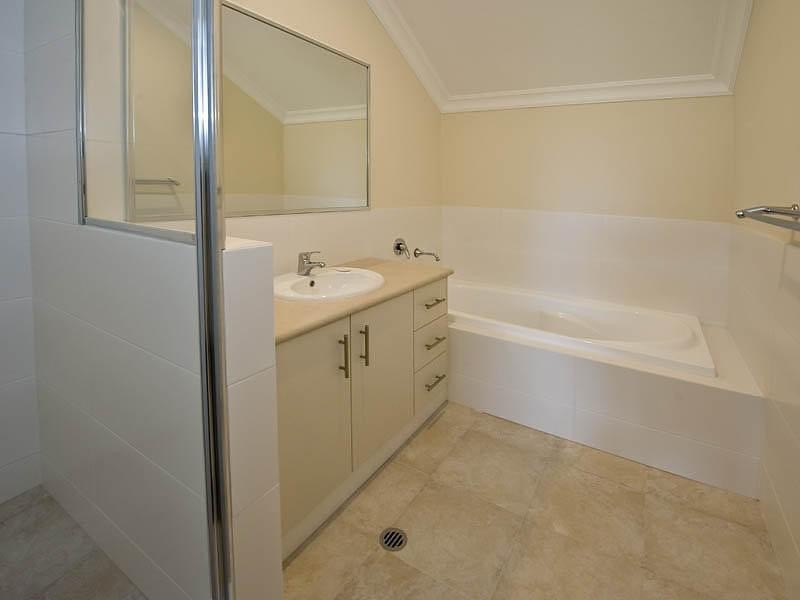 1/2 Hebe Place, Woodbridge WA 6056