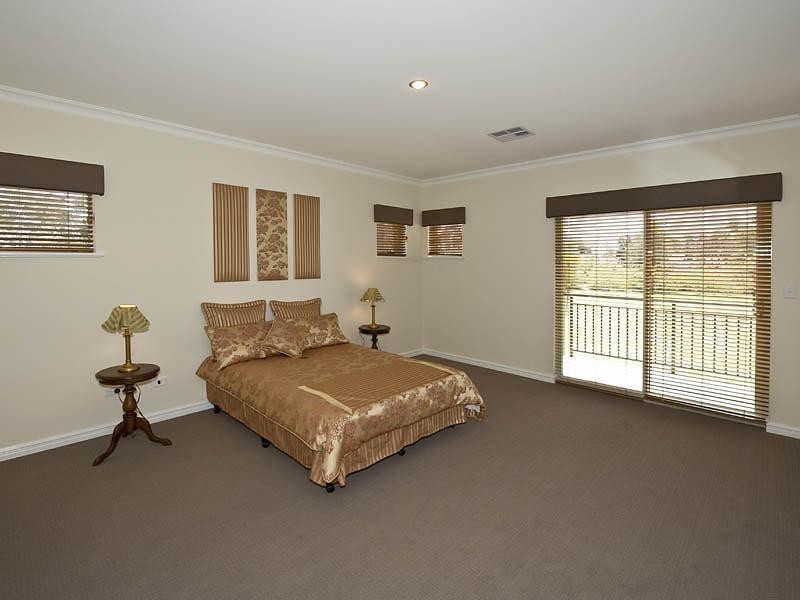 1/2 Hebe Place, Woodbridge WA 6056