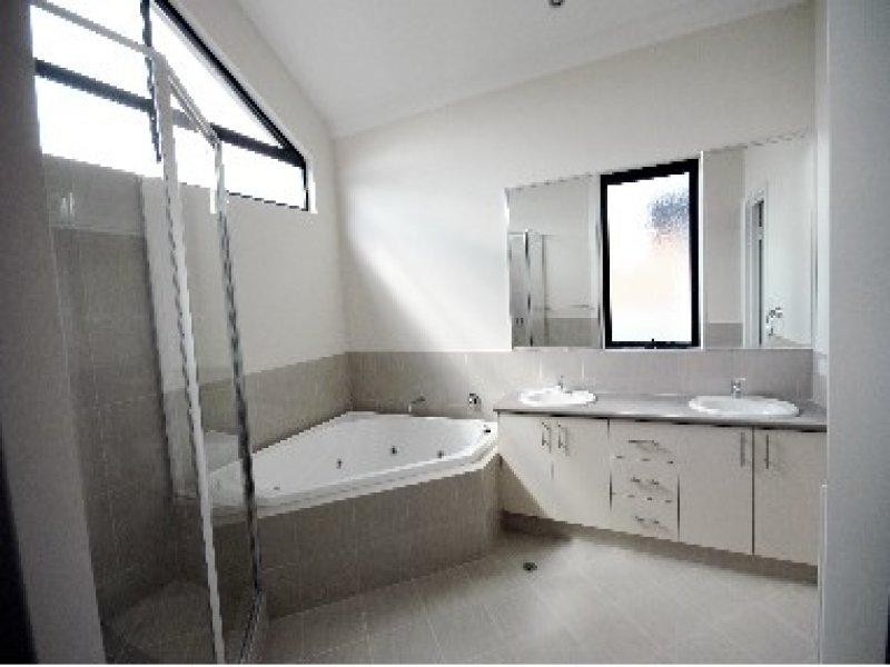 2/2 Hebe Lane, Woodbridge WA 6056