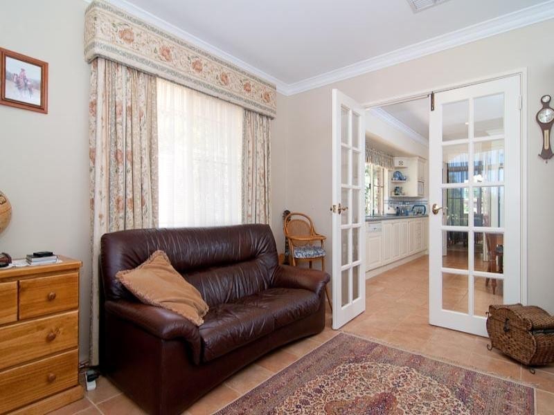 33 Kingsfield Avenue, Swan View WA 6056