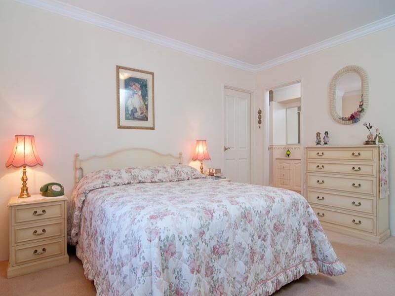 33 Kingsfield Avenue, Swan View WA 6056