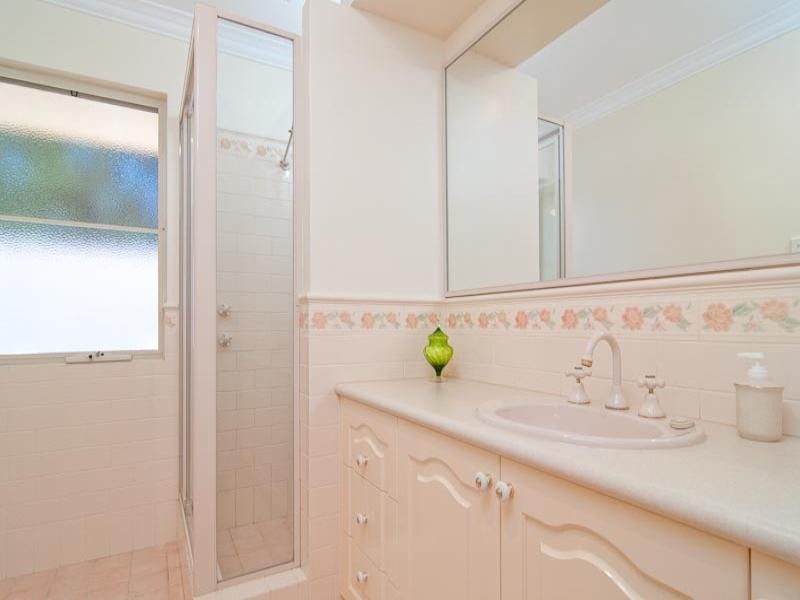 33 Kingsfield Avenue, Swan View WA 6056