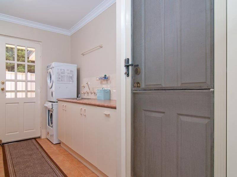 33 Kingsfield Avenue, Swan View WA 6056