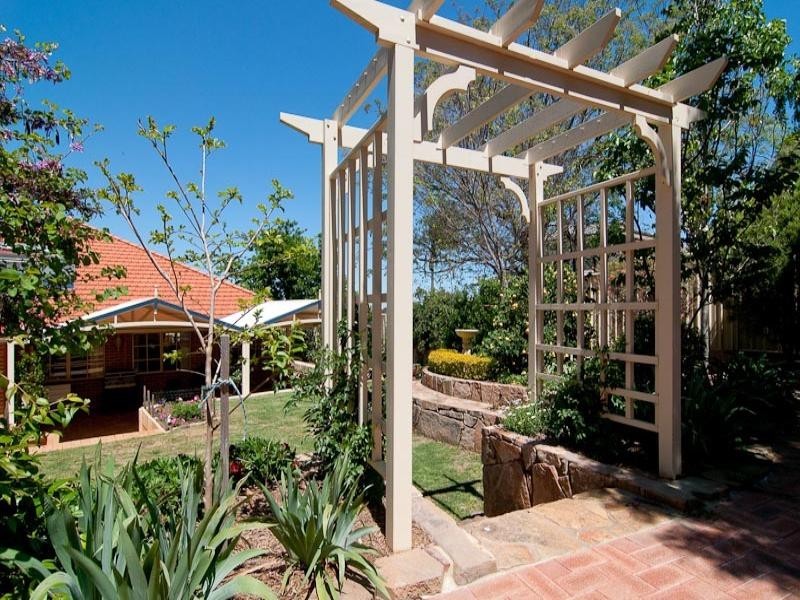 33 Kingsfield Avenue, Swan View WA 6056