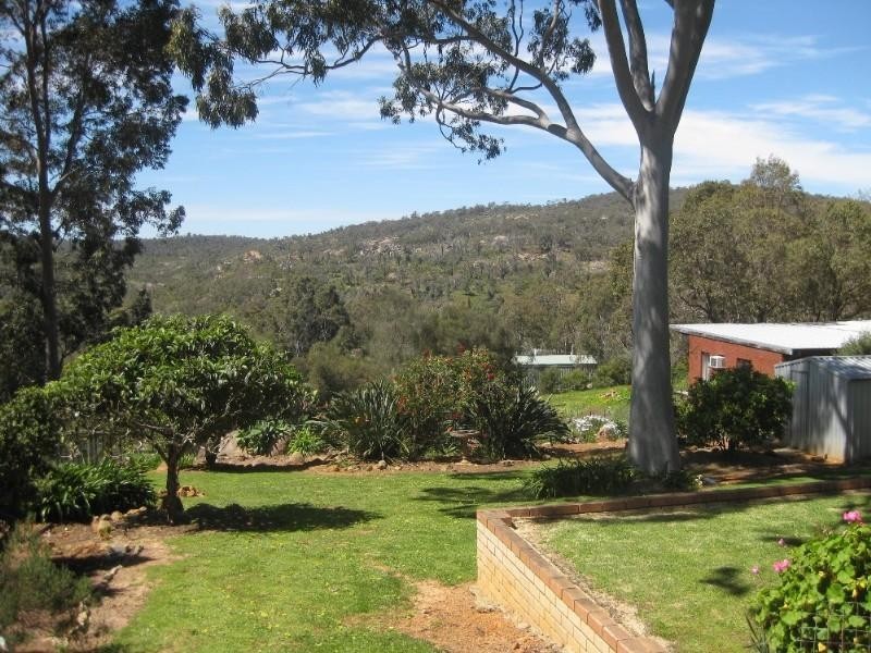 570 Viveash Road, Swan View WA 6056