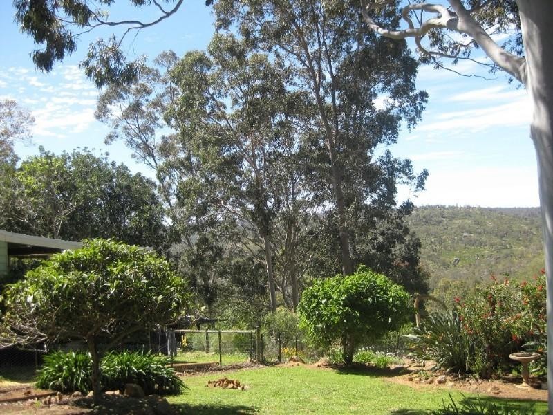 570 Viveash Road, Swan View WA 6056