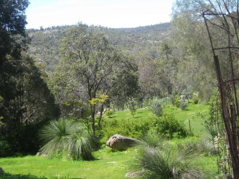 570 Viveash Road, Swan View WA 6056