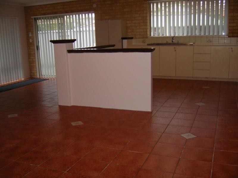 6 Amcer Rise, Stratton WA 6056