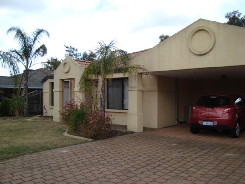 39 Kangaroo Entrance, Stratton WA 6056