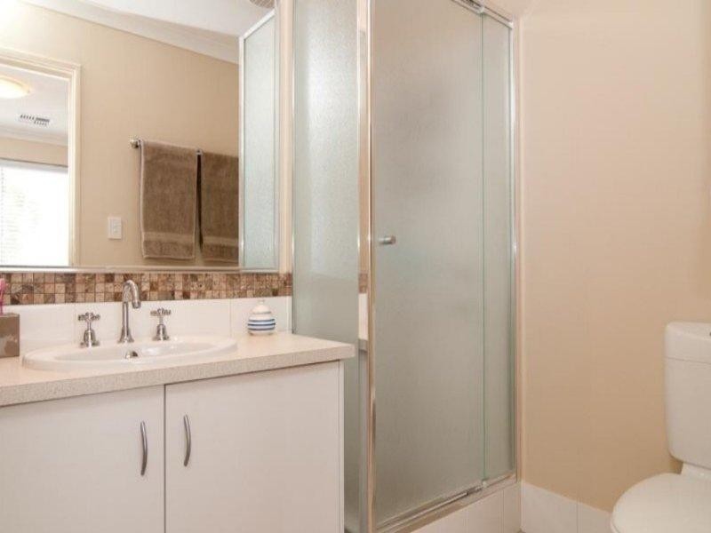 2/12 Charles East Street, Midland WA 6056