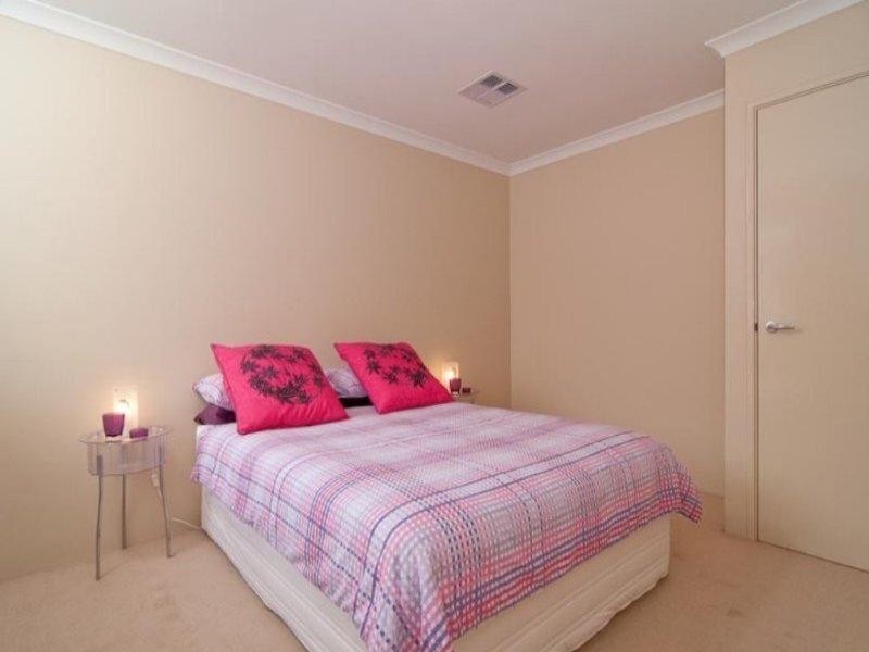 2/12 Charles East Street, Midland WA 6056