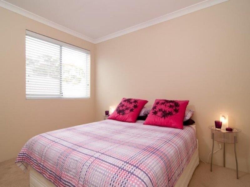 2/12 Charles East Street, Midland WA 6056