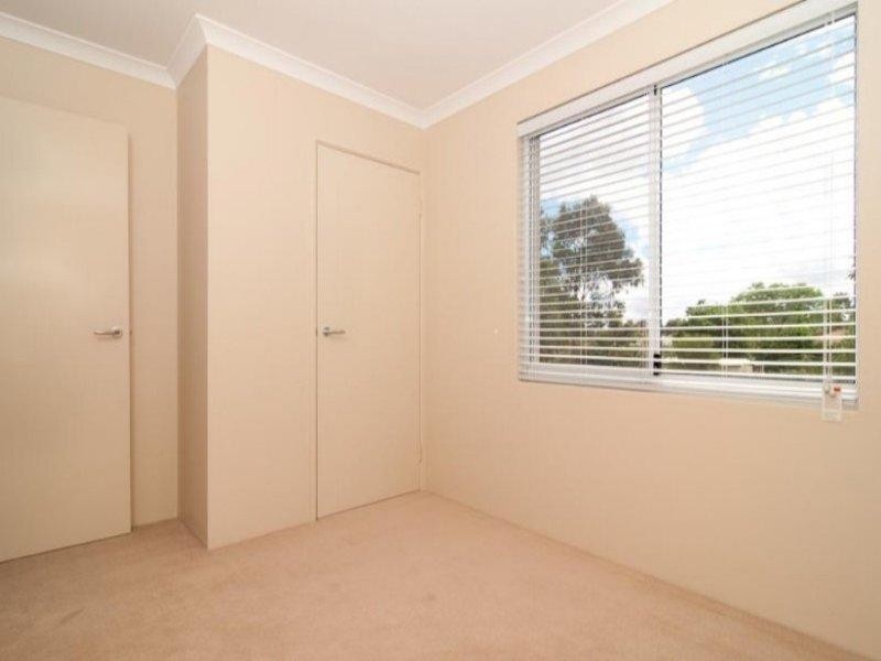 2/12 Charles East Street, Midland WA 6056