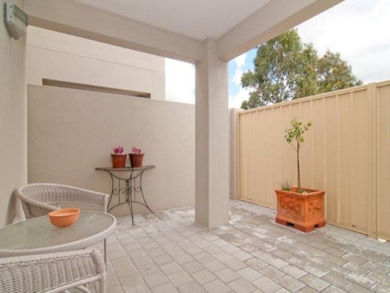2/12 Charles East Street, Midland WA 6056