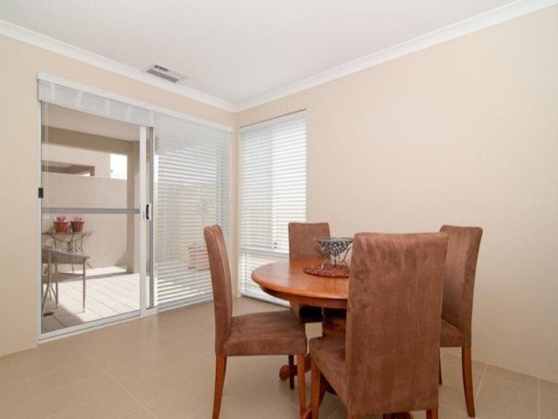 2/12 Charles East Street, Midland WA 6056