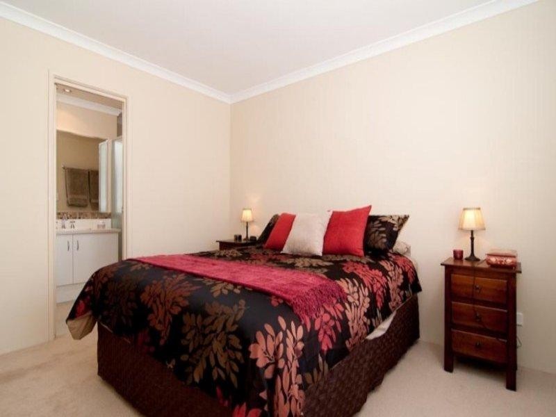 2/12 Charles East Street, Midland WA 6056