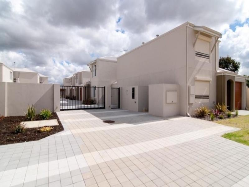 2/12 Charles East Street, Midland WA 6056