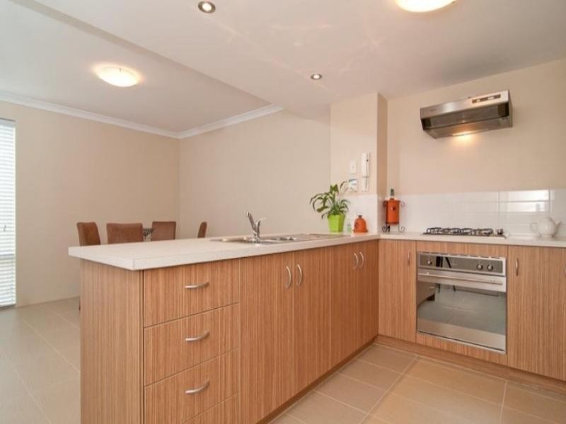 2/12 Charles East Street, Midland WA 6056