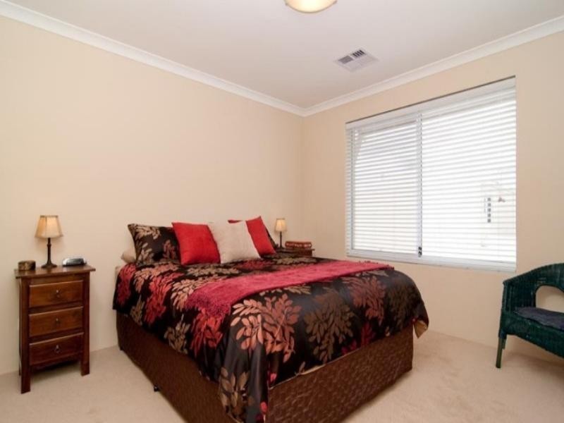 2/12 Charles East Street, Midland WA 6056