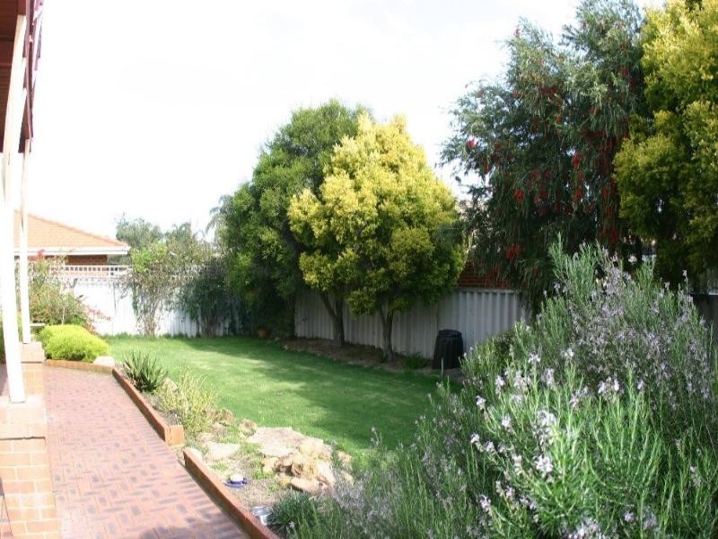 26 Bernley Drive, Viveash WA 6056