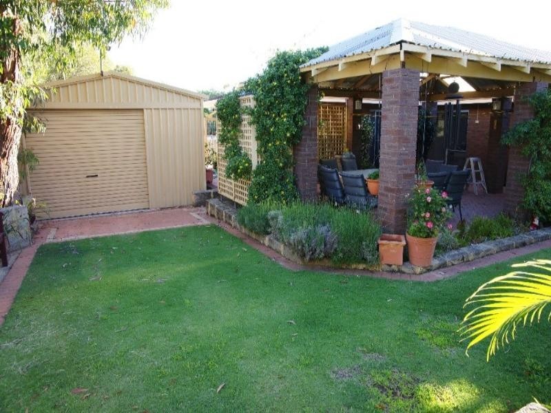 21 Carlton Place, Swan View WA 6056