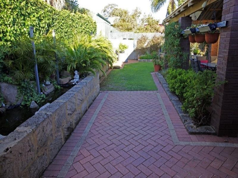 21 Carlton Place, Swan View WA 6056