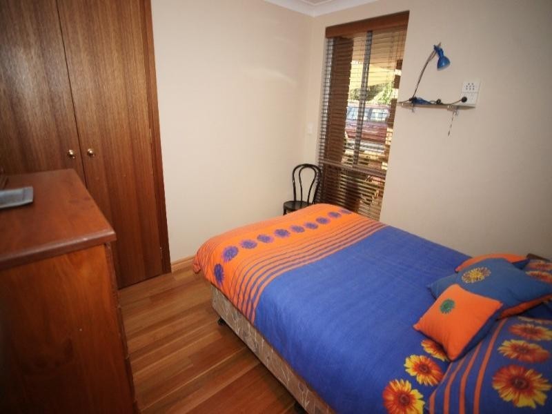 21 Carlton Place, Swan View WA 6056