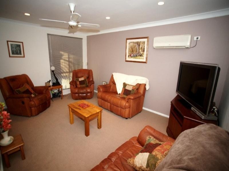 21 Carlton Place, Swan View WA 6056