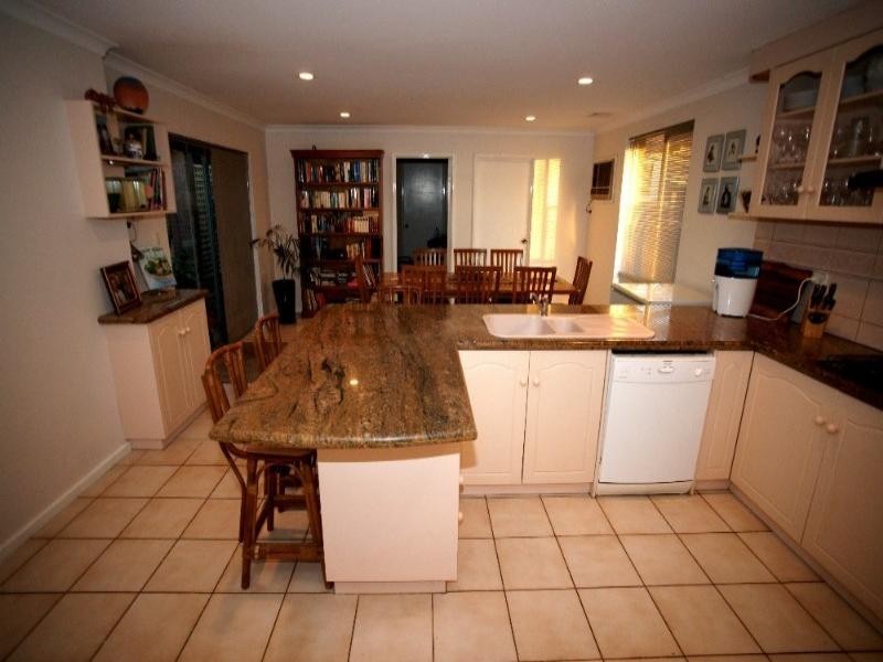 21 Carlton Place, Swan View WA 6056