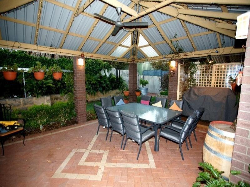 21 Carlton Place, Swan View WA 6056