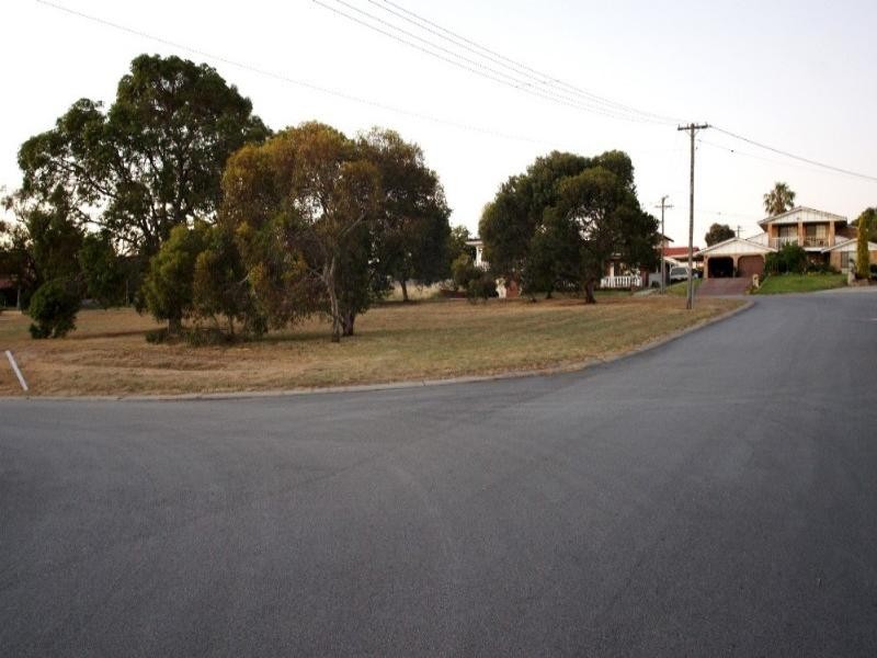 21 Carlton Place, Swan View WA 6056