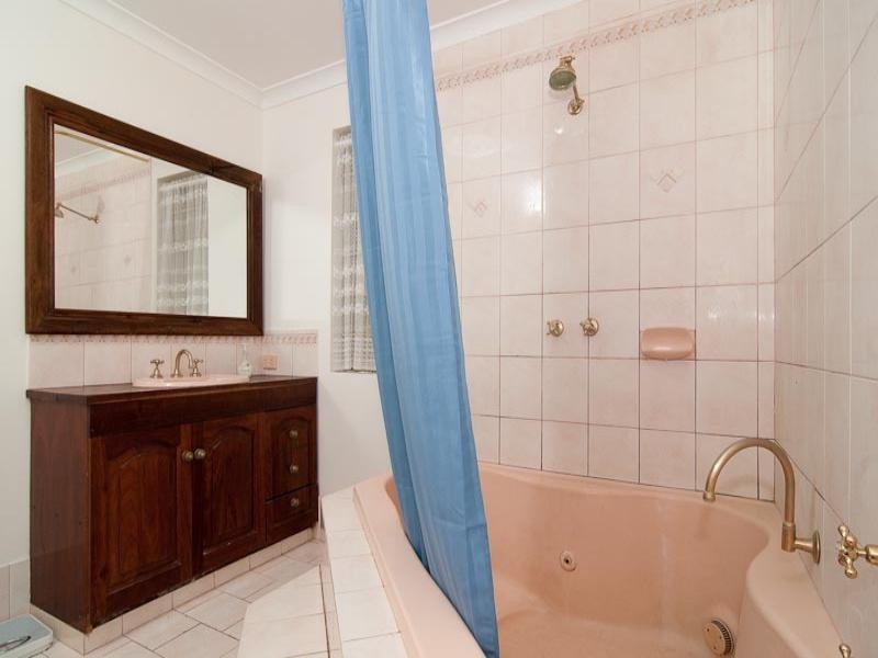 38 Chateau Place, Belhus WA 6069