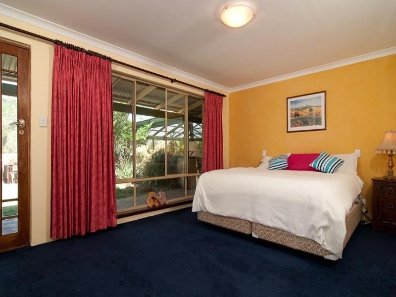 38 Chateau Place, Belhus WA 6069