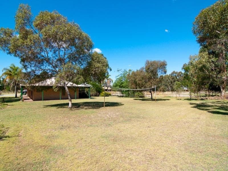 38 Chateau Place, Belhus WA 6069