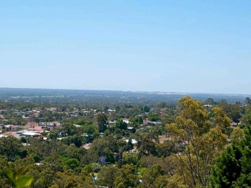 6 Grevillea Crescent, Swan View WA 6056