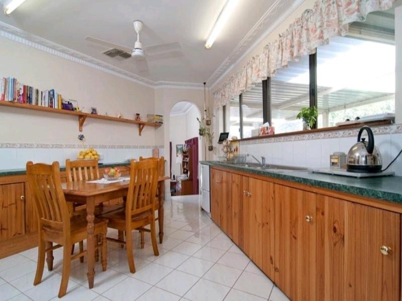 6 Grevillea Crescent, Swan View WA 6056