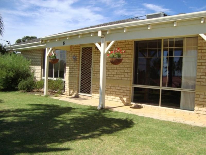 8 Pagnell Way, Swan View WA 6056