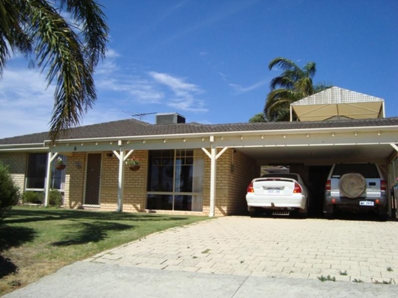 8 Pagnell Way, Swan View WA 6056