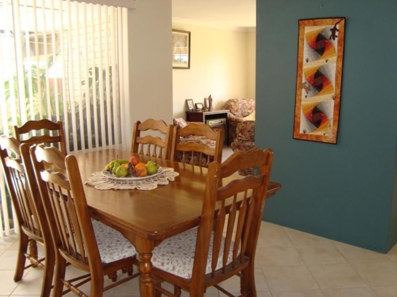 8 Pagnell Way, Swan View WA 6056