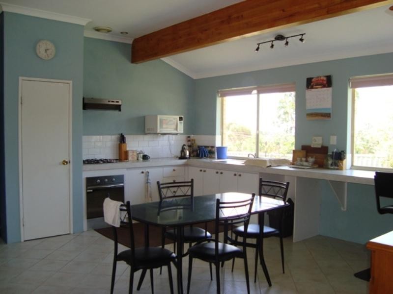 8 Pagnell Way, Swan View WA 6056