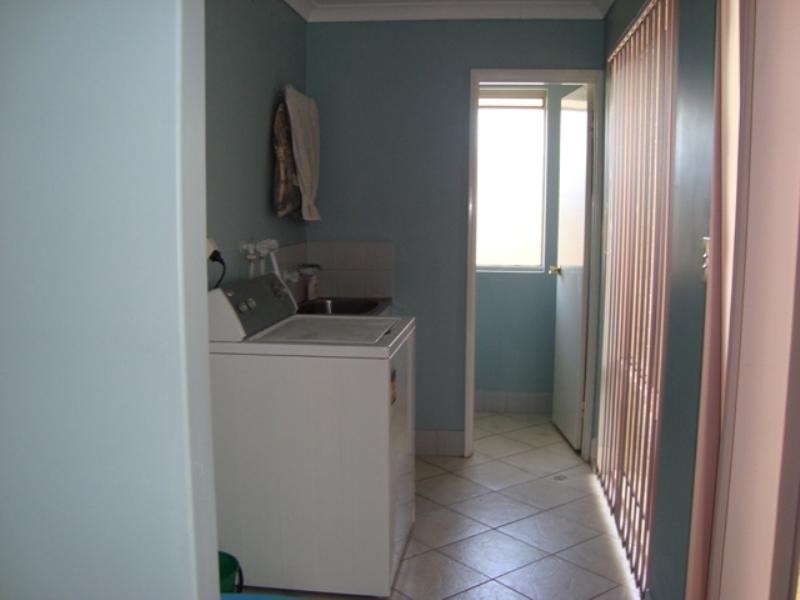 8 Pagnell Way, Swan View WA 6056