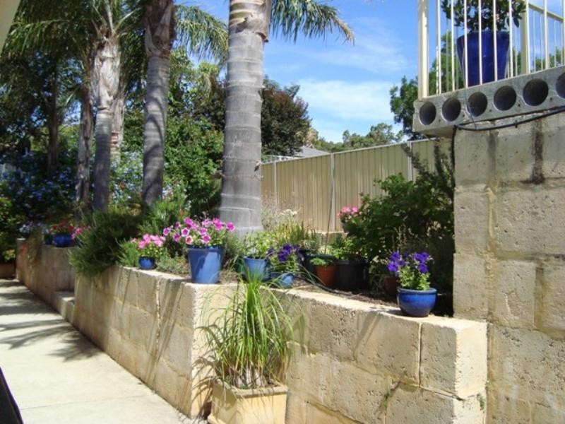 8 Pagnell Way, Swan View WA 6056